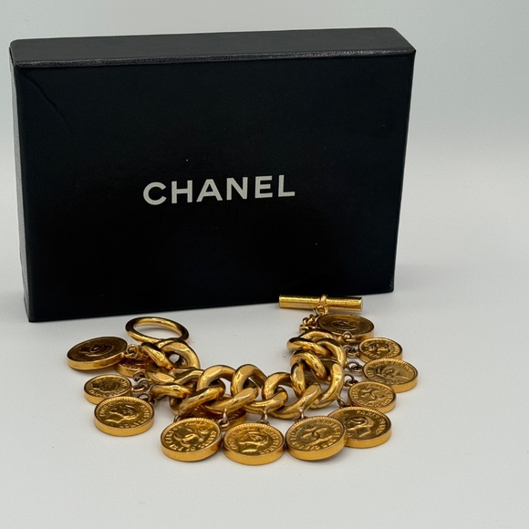 Chanel 70s Gold Coin Dangle Bracelet - Picture 3 of 4